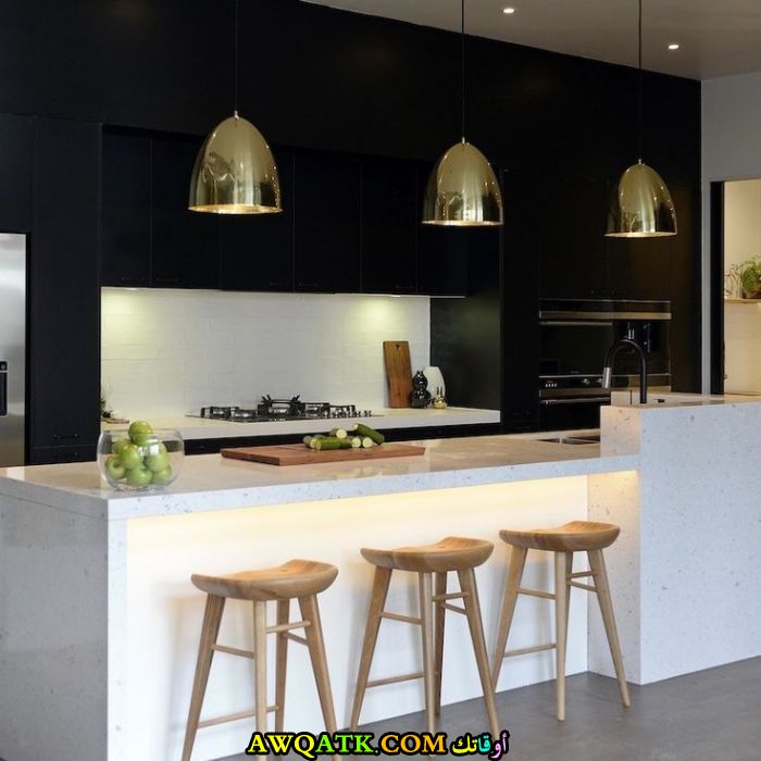 مطبخ مودرن أمريكاني باللون الأسود