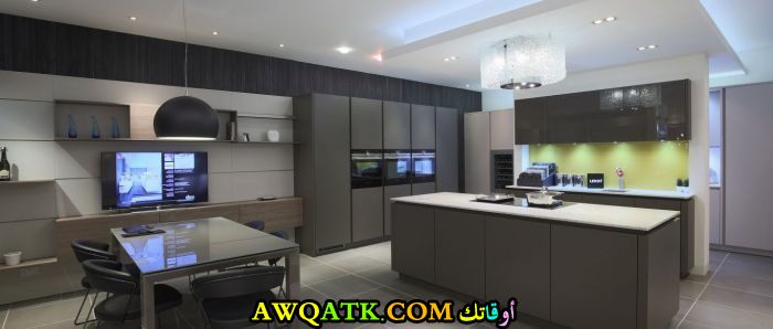 مطبخ عالمي شيك جداً