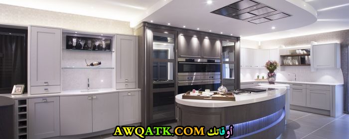 مطبخ عالمي جميل جداً وشيك