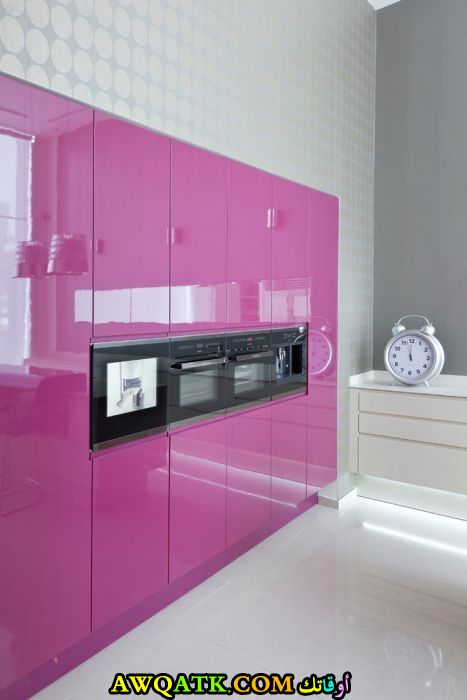 مطبخ مودرن جديد 2018 باللونين الفوشيا والأسود