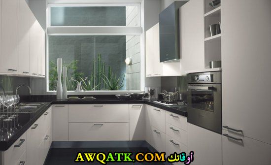 مطبخ عصري مغربي باللون الأبيض جميل جداً