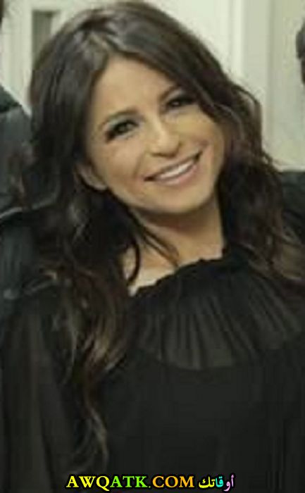 الفنانة آنجو ريحان