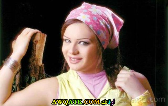 صورة الفنانة أناهيد فياض
