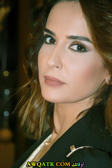 صورة الفنانة إلسا زغيب