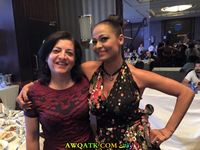 صورة الفنانة برناديت حديب