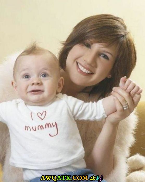 أحلى صورة للفنانة رانيا الكردي مع ابنها