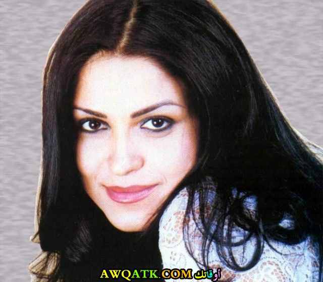 الفنانة رندلى قديح