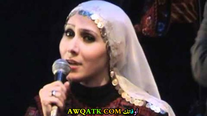 صورة قديمة للممثلة لارا عليان