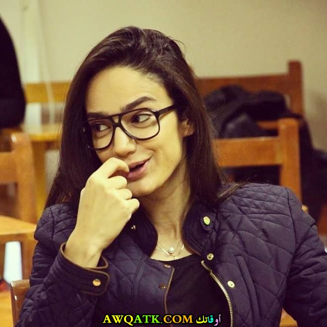 صورة الفنانة لورا خباز