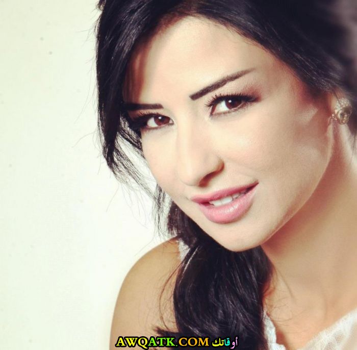 أحدث صورة للفنانة ماغي بو غصن