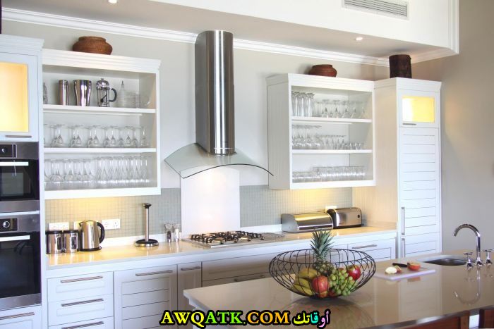 مطبخ فيلا بتصميم أنيق وجميل