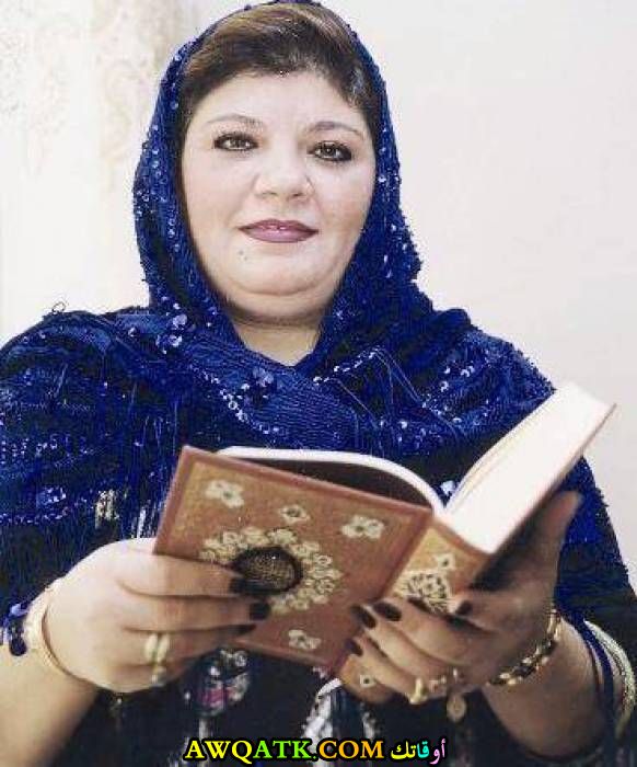 الفنانة منى مرعشلي