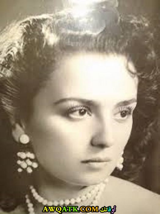 صورة الفنانة نهاوند