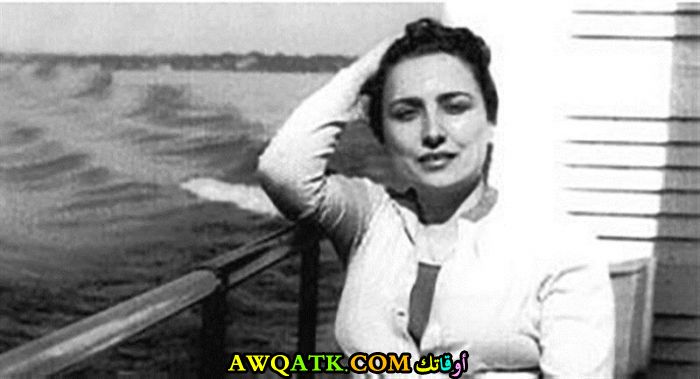 الممثلة نهاوند