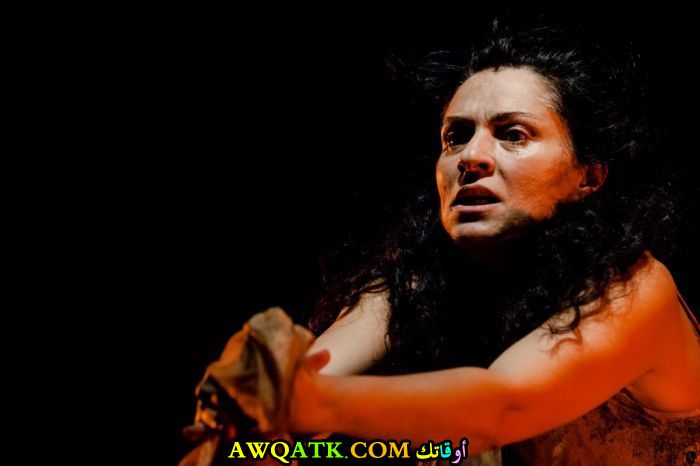 صورة الفنانة أمل عمران