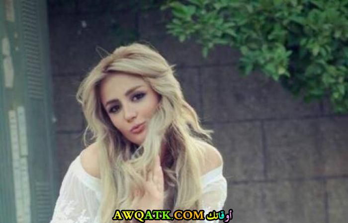 الفنانة جانيار حسن