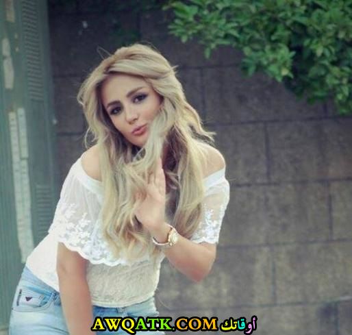 الممثلة جانيار حسن