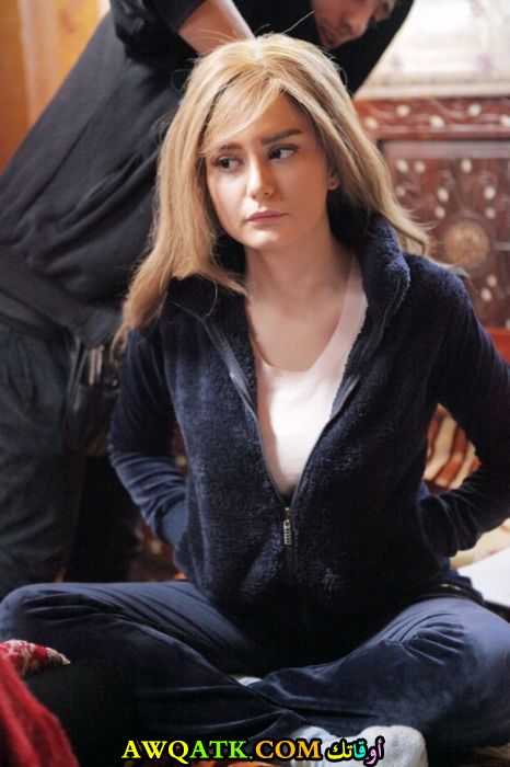 صورة الفنانة جفرا يونس