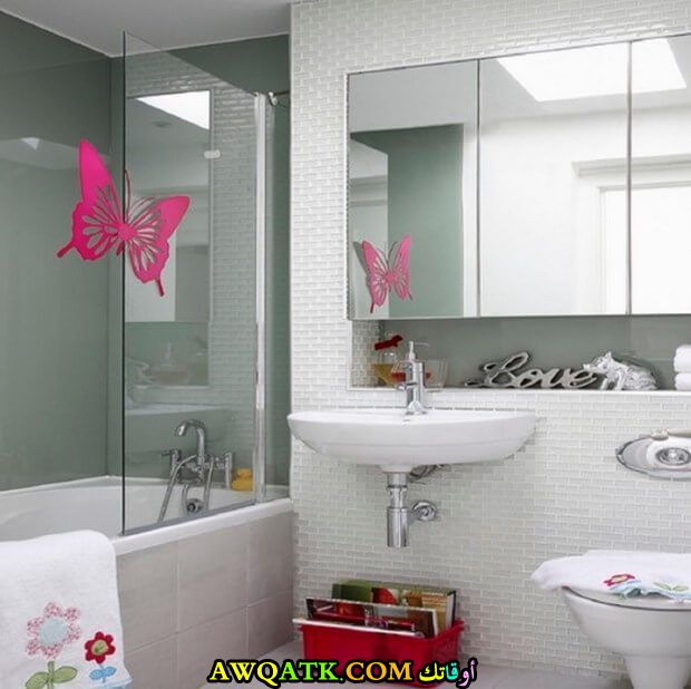 ديكور حمام بسيط بتصميم انيق وجميل
