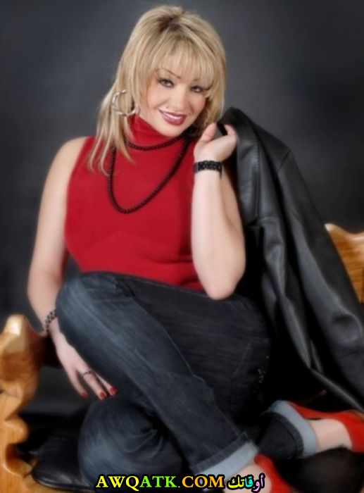 الفنانة رزان أبو رضوان