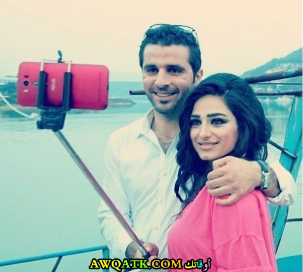 صورة عائلية للفنانة رشا بلال مع زوجها