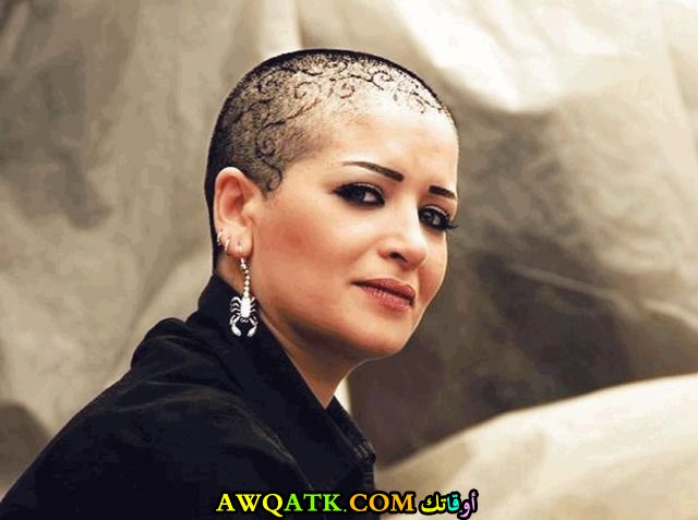 صورة الفنانة سوزان سكاف