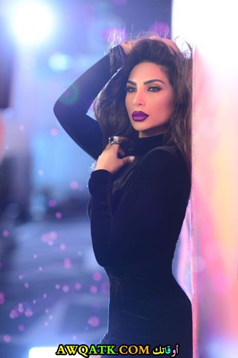 الفنانة شيراز