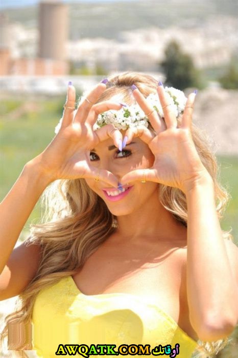 أحدث صورة للفنانة مايا نعمة