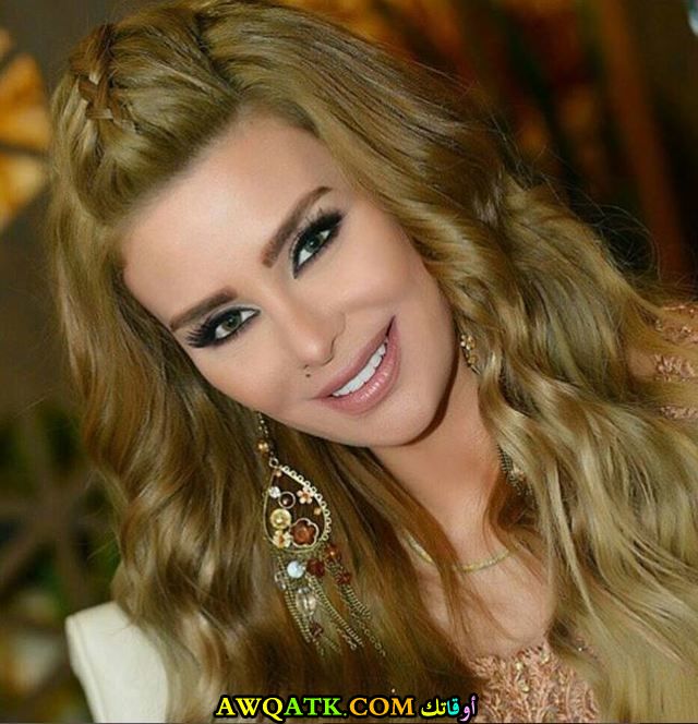 الفنانة ميرنا شلفون