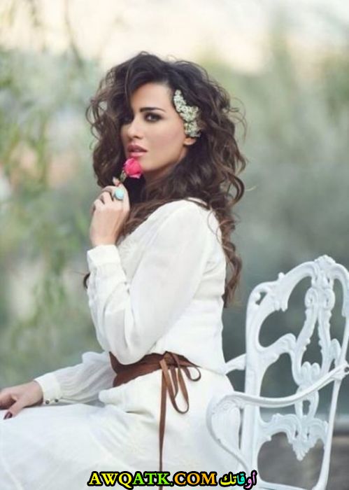 الفنانة ميسون أبو أسعد