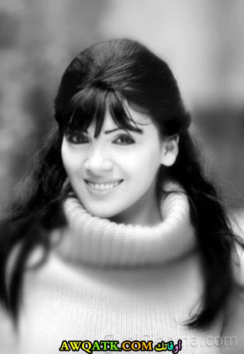 صورة الفنانة نادين سلامة