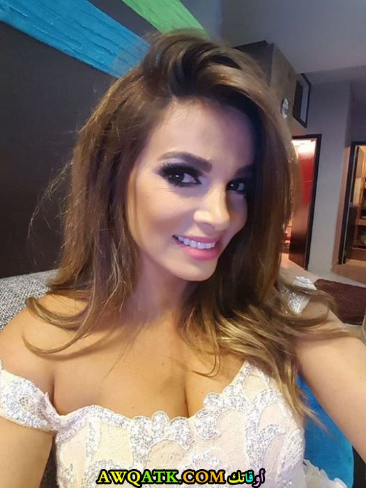 الفنانة نانسي نصر الله