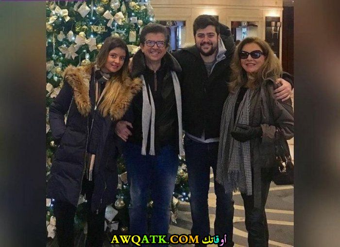 أحدث صورة للفنان وليد توفيق مع عائلته