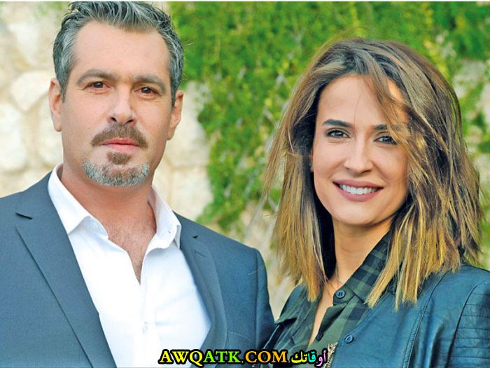 صورة عائلية للفنان يورغو شلهوب مع زوجته