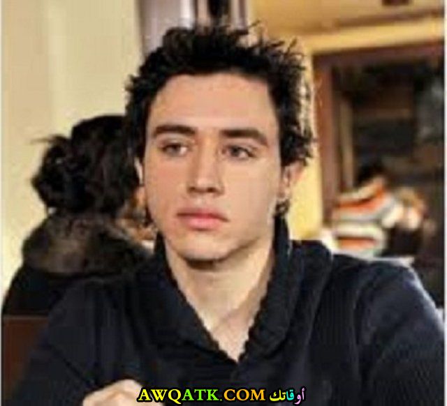 الفنان طارق عيسى