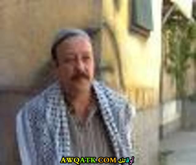 صورة للفنان غسان اللبني