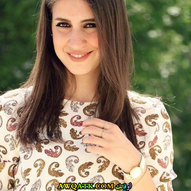 صورة الفنانة كارمن توكمه جي