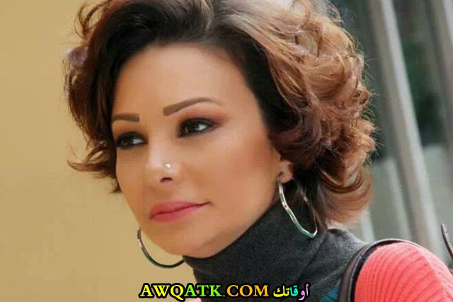 الفنانة ندين تحسين بيك