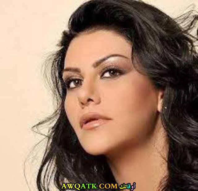 الفنانة نظلي الرواس