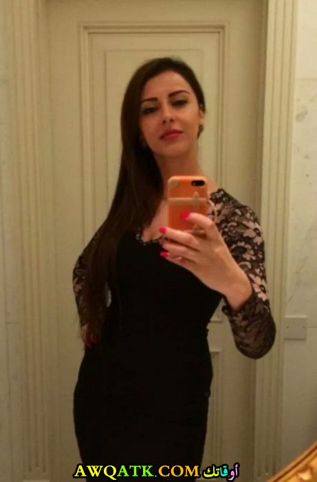 صورة الفنانة نورا العايق