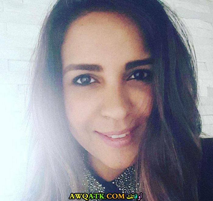 صورة الفنانة رويدا المحروقي