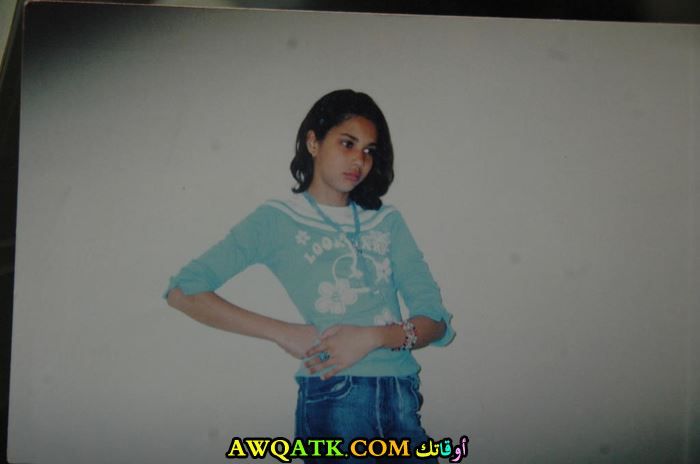 إبتسام تسكت وهي صغيرة
