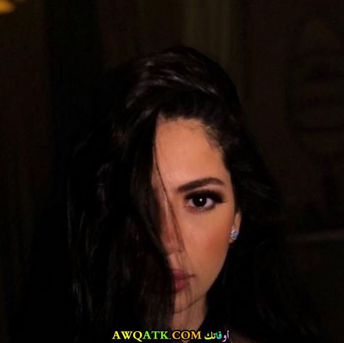دارين البايض بدون حجاب