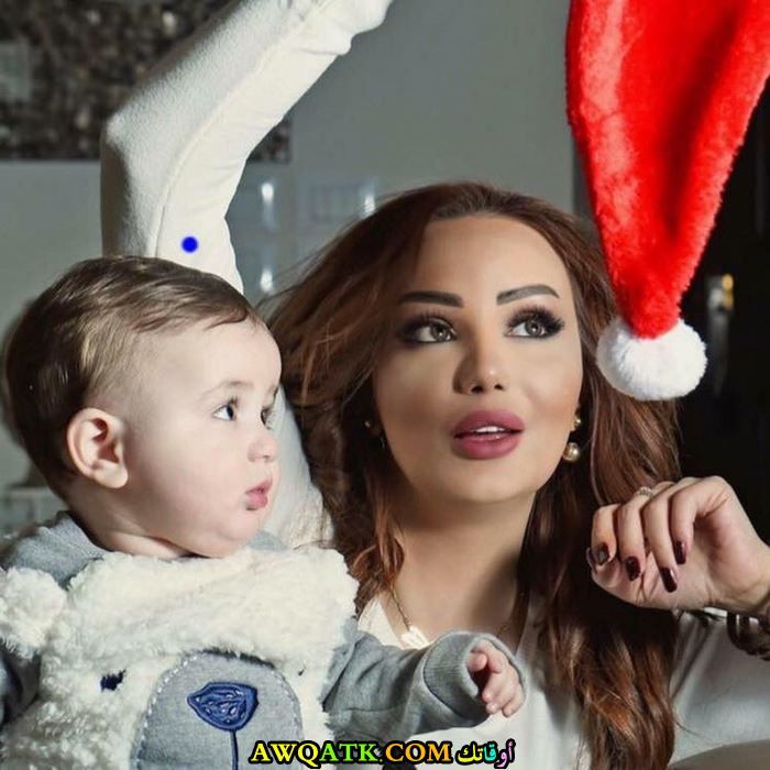 دينا هارون وابنتها