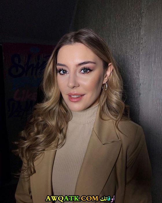 الفنانة ايجة كوكينلي