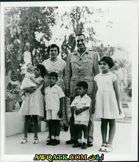 جمال عبد الناصر وزوجته وأولاده
