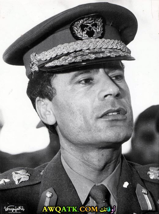 معمر القذافي في شبابه