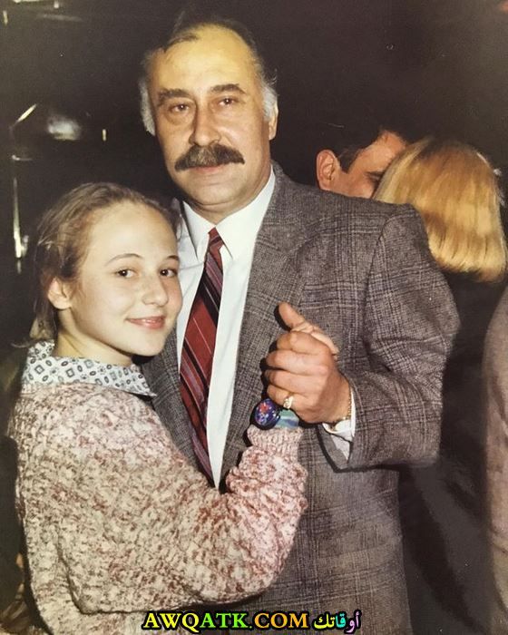 أهو سونغور وهي صغيرة