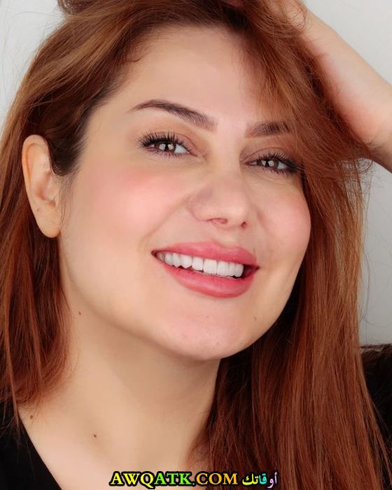 الفنانة زهور علاء