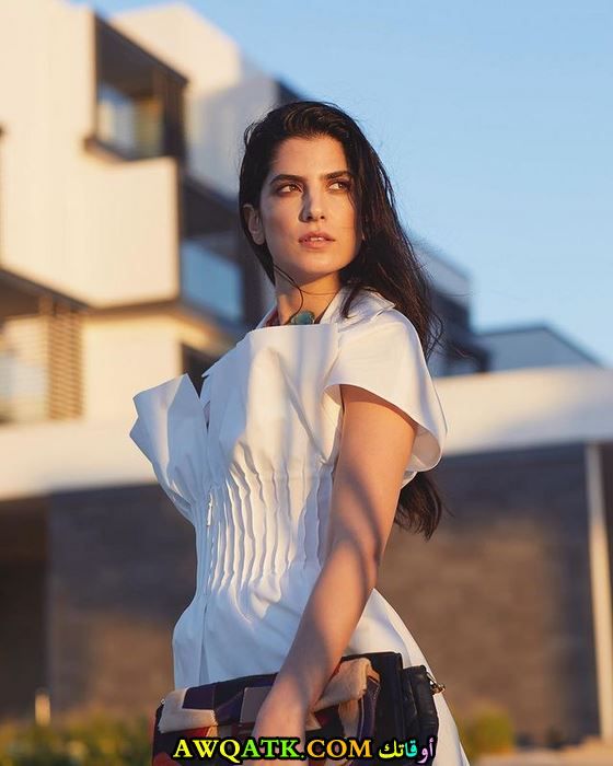 كارمن بصيبص الفنانة اللبنانية